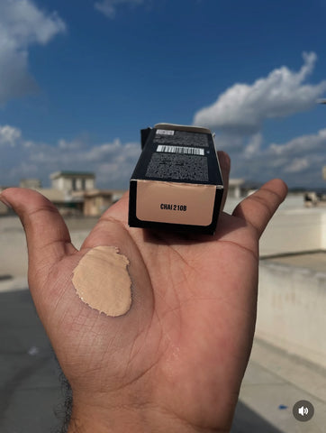 HUDA BEAUTY EASY BLUR AIRBRUSH FOUNDATION -30 ML