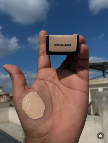 HUDA BEAUTY EASY BLUR AIRBRUSH FOUNDATION -30 ML